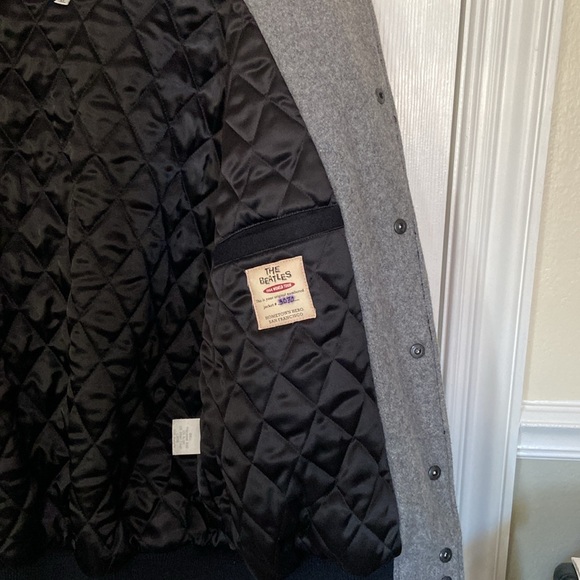 VINTAGE ‘The Beatles 1964 World Tour’ Limited Edition Crew Jacket Size XL RARE - Picture 11 of 15